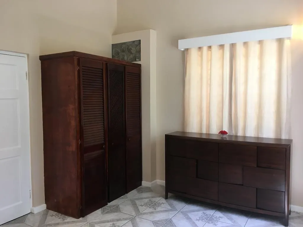 One Hamilton Place - Emerald Choiseul