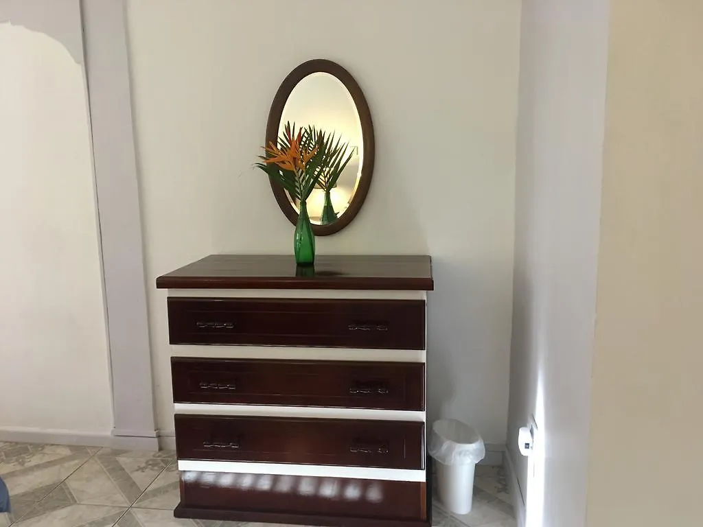 One Hamilton Place - Emerald Choiseul